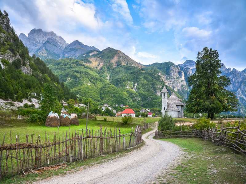 Albanien