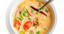Thailändische Ingwer-Kokos-Suppe